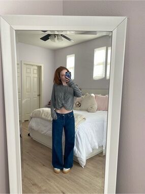 Casual Gray Long-Sleeve Twist Front Top